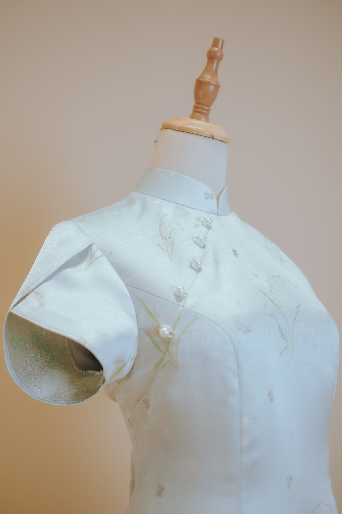 Mint Green Jacquard Cheongsam with Petal Sleeves