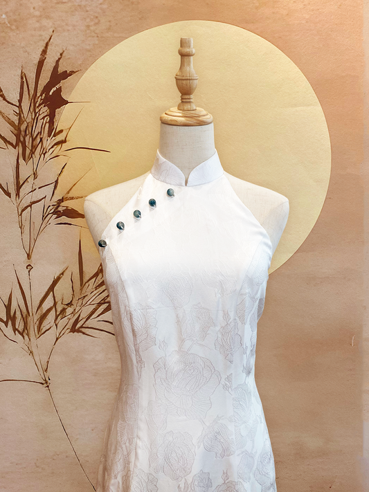 White Floral Jacquard Cheongsam with Gradient Jade Beads