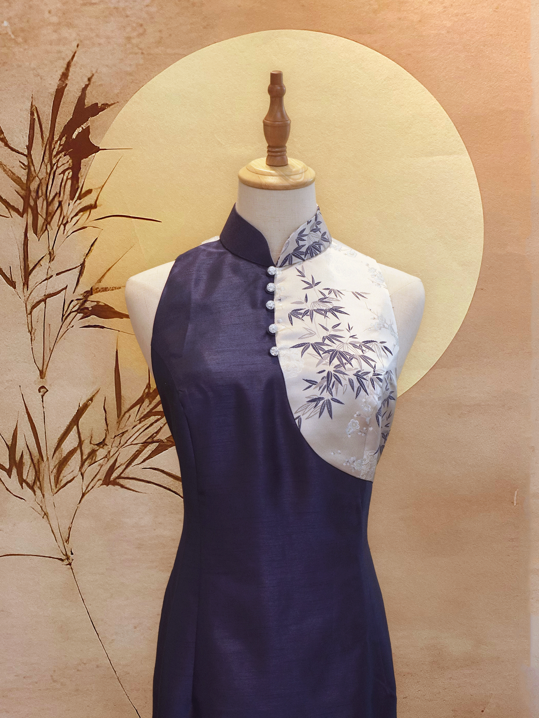Midnight Thai Silk Cheongsam with Silver and Blue Jacquard Blocking ...