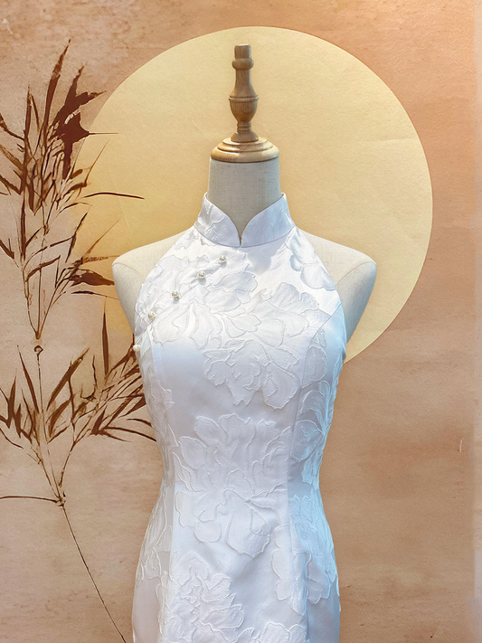 White Floral Soft Jacquard Cheongsam with Pizza Back Cut-Out