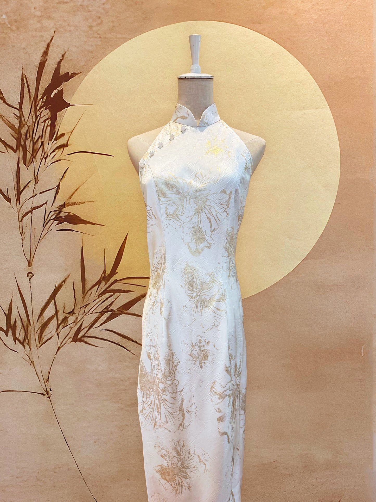 White and Gold Soft Jacquard Backless Cheongsam