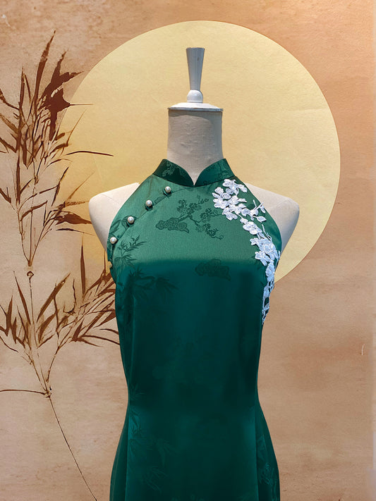 Dark Green Chinese Silk Cheongsam with White Floral Appliqué