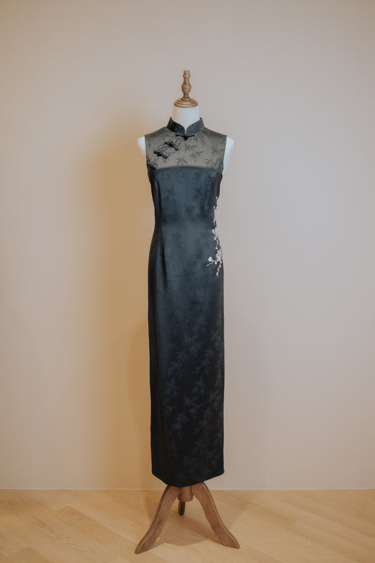 Midnight Blue Chinese Silk Cheongsam with Floral Embroidery