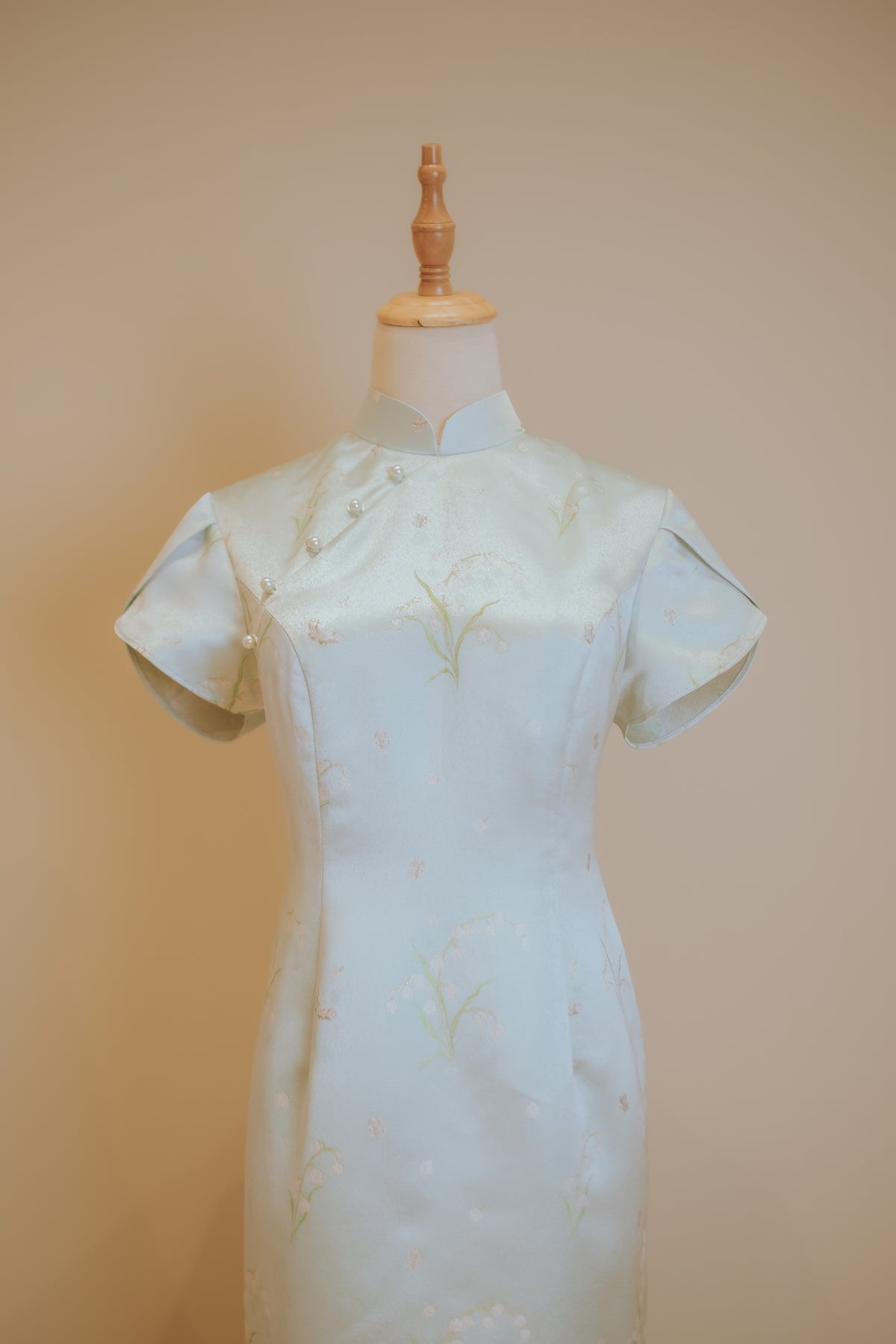 Mint Green Jacquard Cheongsam with Petal Sleeves
