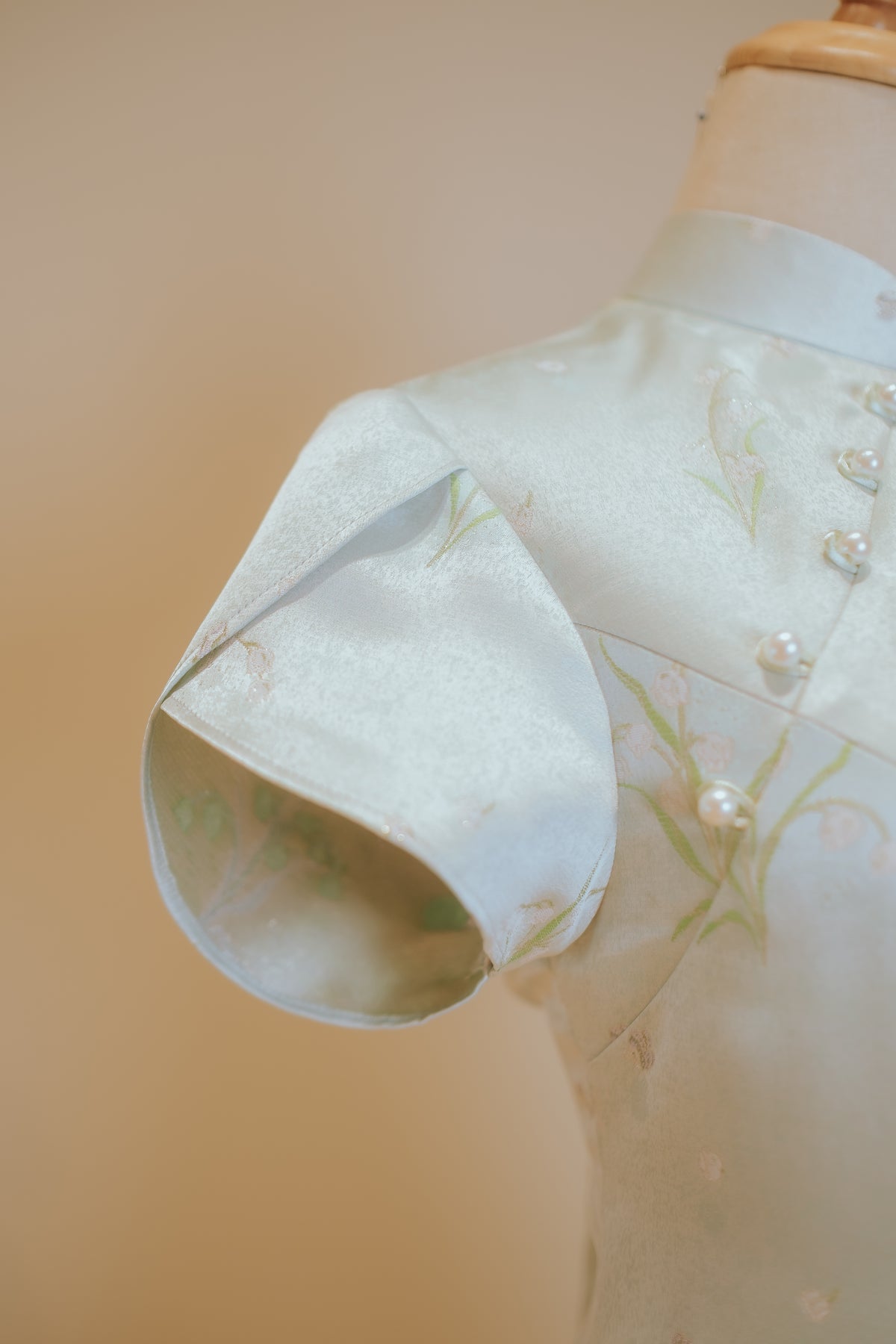 Mint Green Jacquard Cheongsam with Petal Sleeves