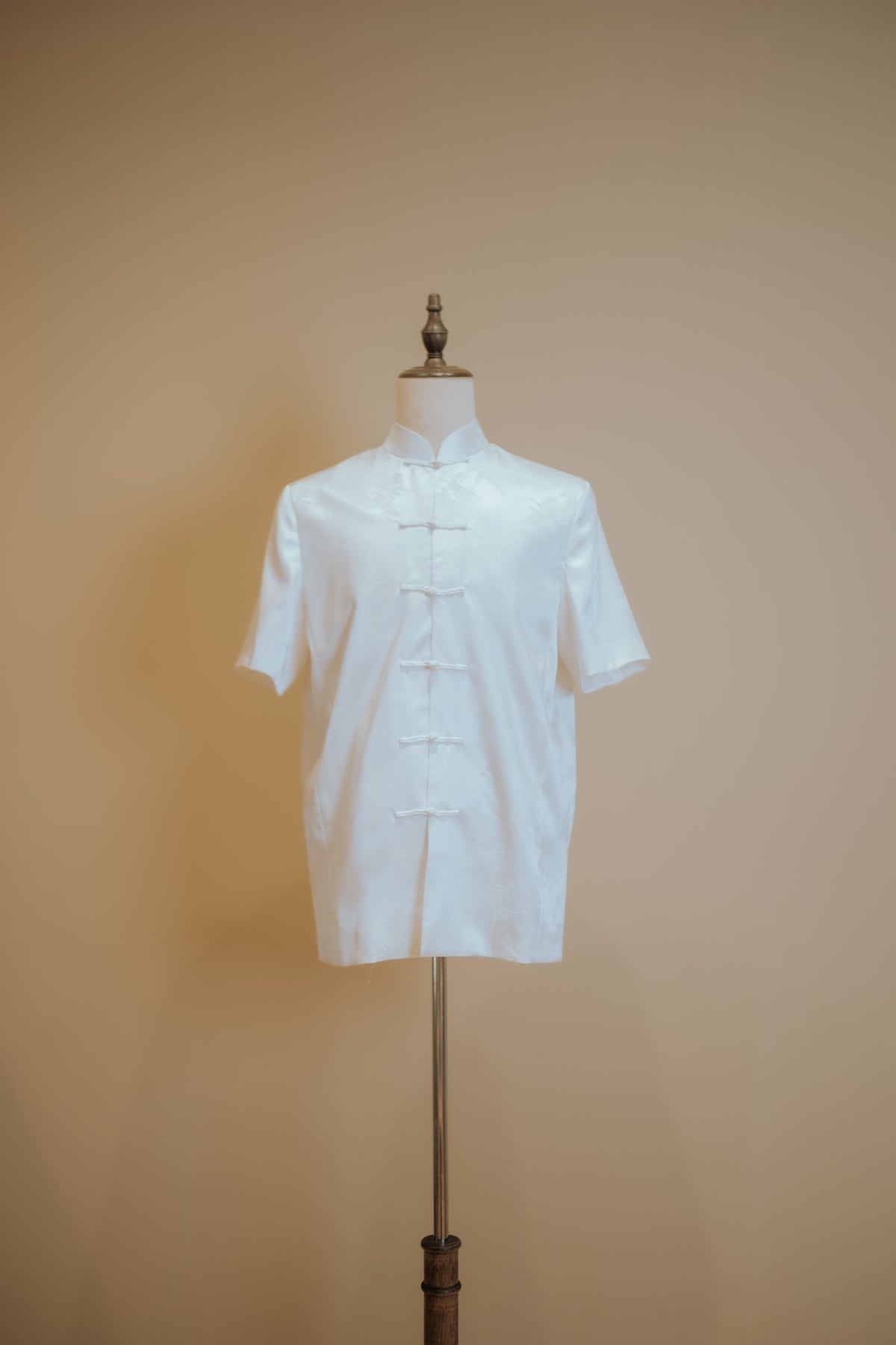 Short-sleeved Chinese Silk Tang Shirt with Chinese Knots