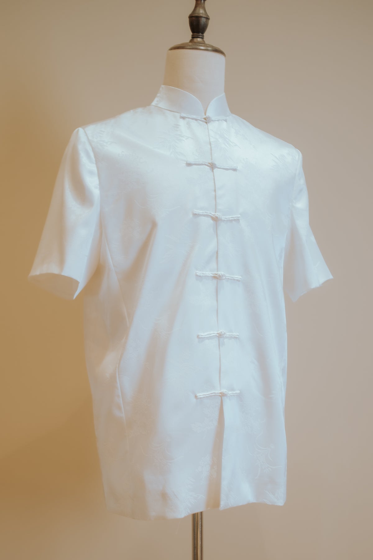 Short-sleeved Chinese Silk Tang Shirt with Chinese Knots