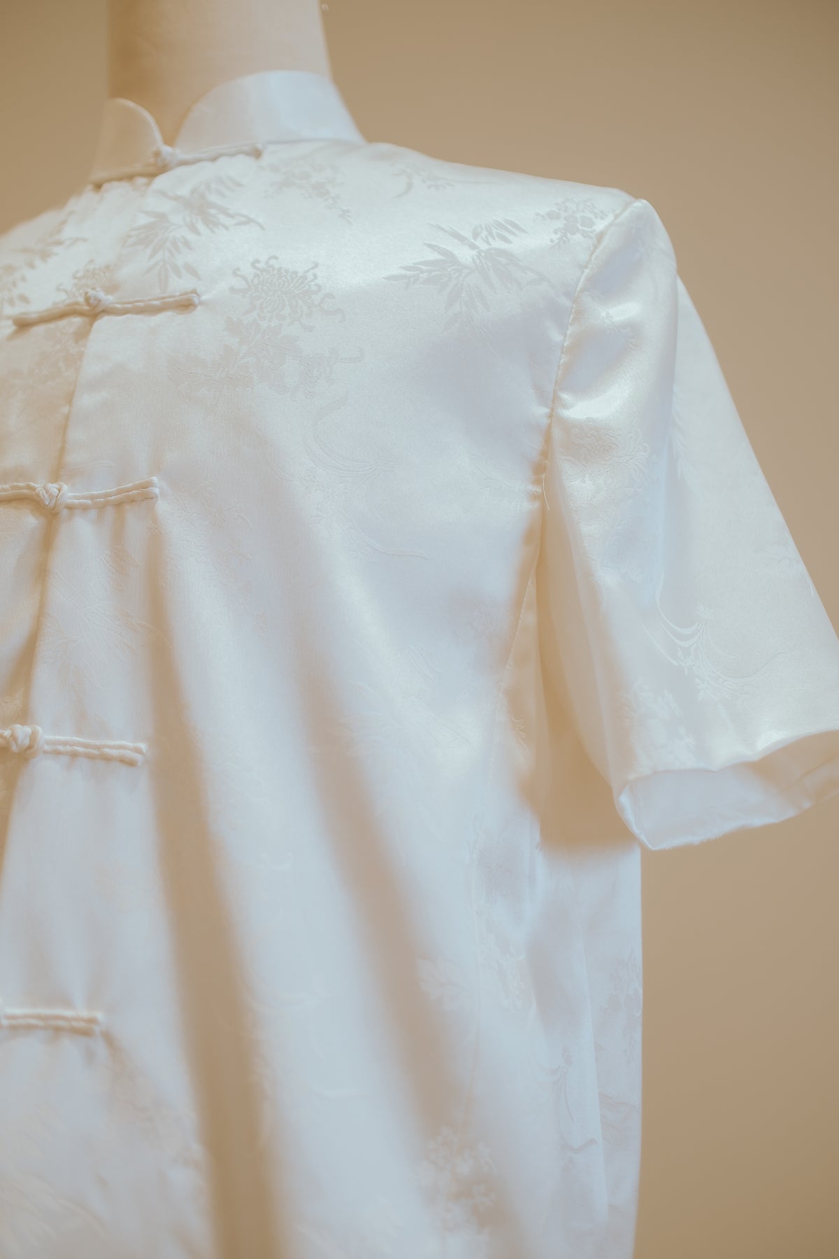 Short-sleeved Chinese Silk Tang Shirt with Chinese Knots