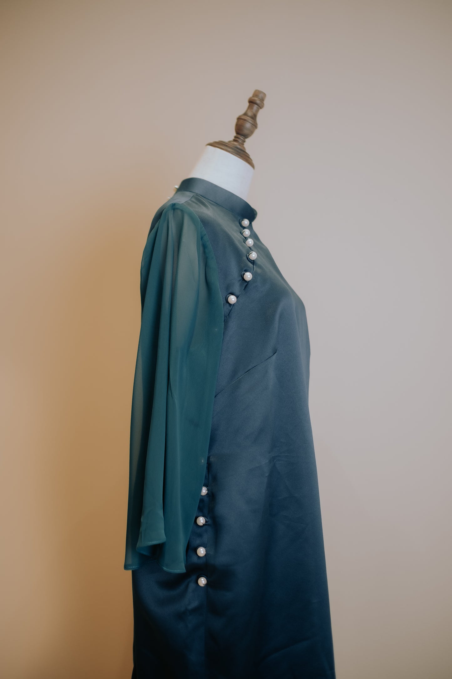 Emerald Green Duchess Satin with Flowy Chiffon Sleeve Cheongsam