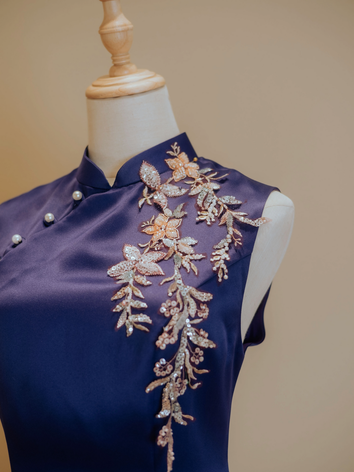 Violet Purple Duchess Satin A line Cheongsam with Appliqué