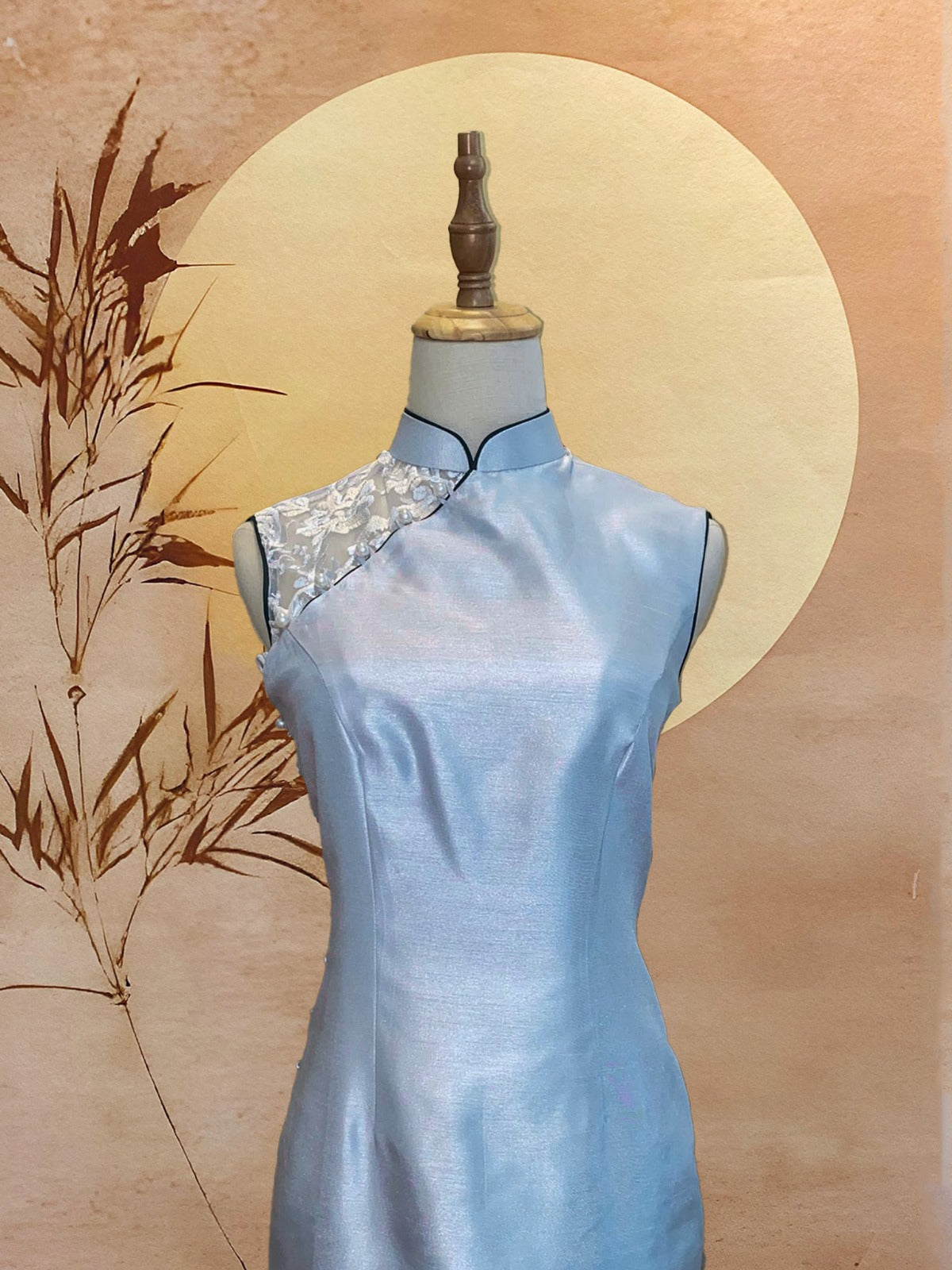 Lace detail Thai Silk Cheongsam with trimming